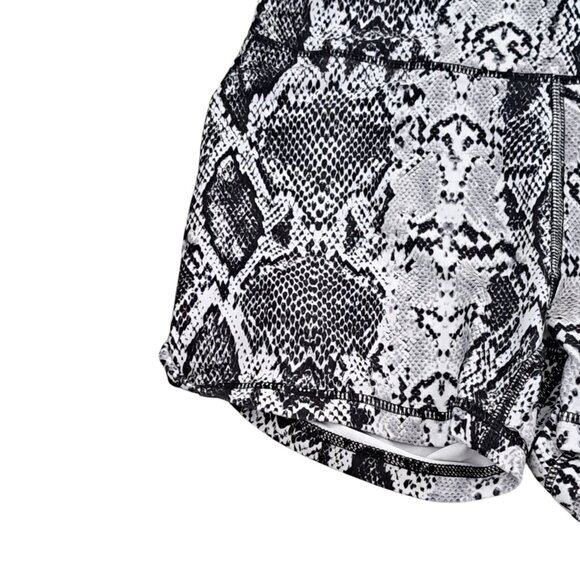 Gray Black And White Snakeskin Pattern Shorts Women Size Small - Picture 4 of 7